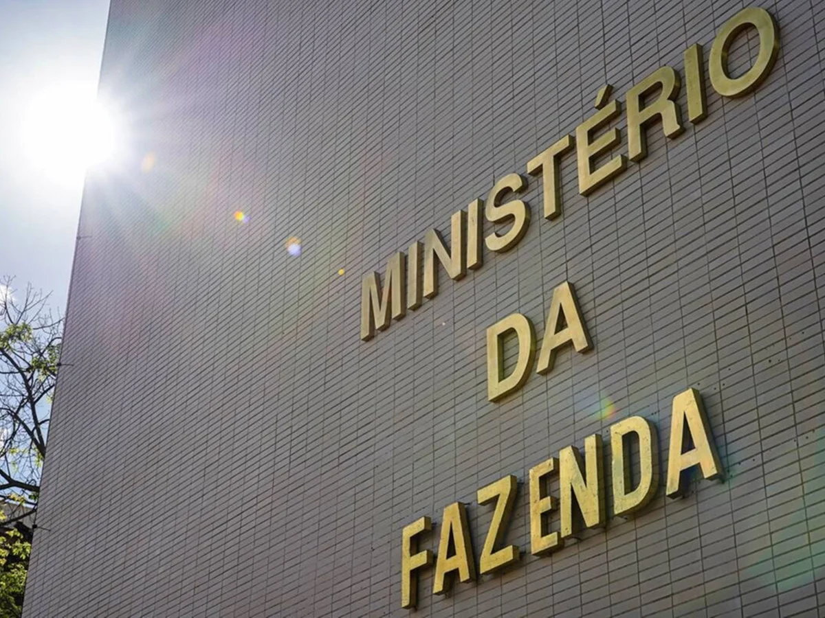 Governo vai remanejar R$ 20 bilhões em despesas para o Orçamento de 2027