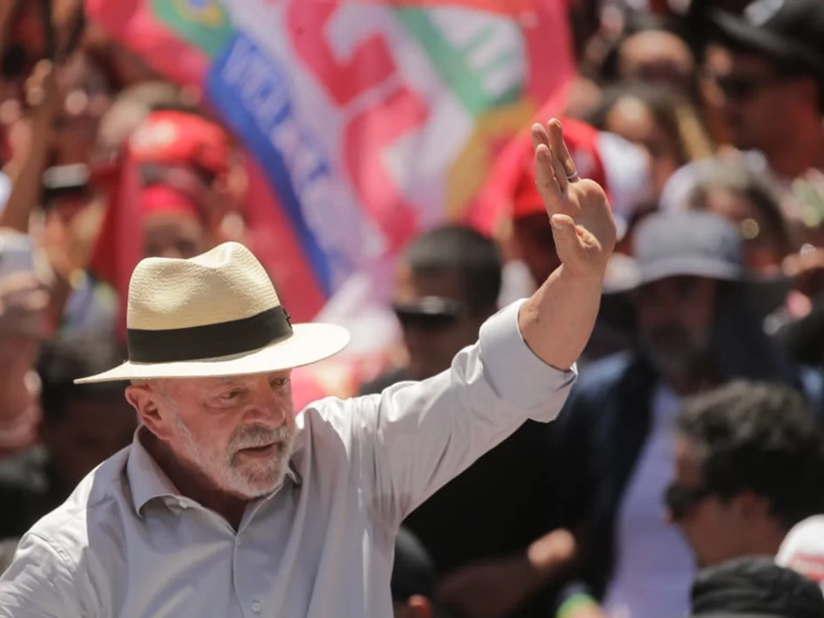 Com 6x1 e passe livre, Lula aposta em medidas populares para 2º turno
