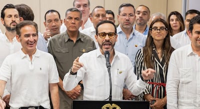 Presidente de Colombia pide a ministra revertir aumento del precio de gasolina pese a alza del crudo