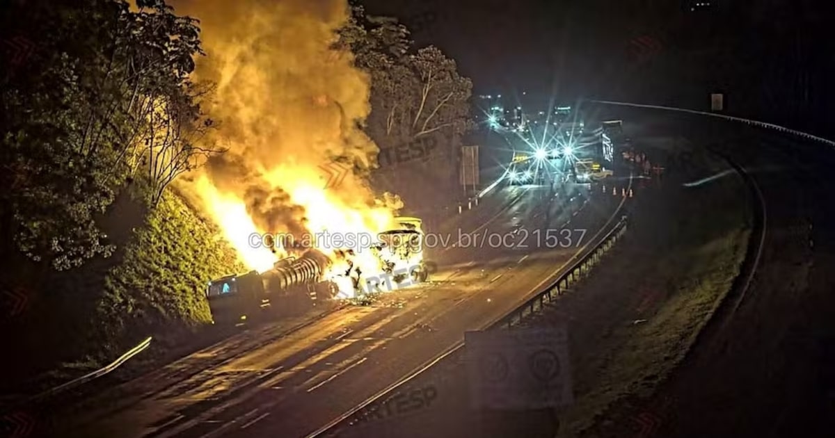 Acidente entre carretas provoca incêndio e interdita Rodoanel em SP; veja trecho afetado