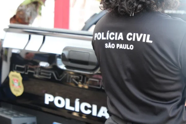 Ex-PM é preso e investigado após esposa ser baleada dentro de casa