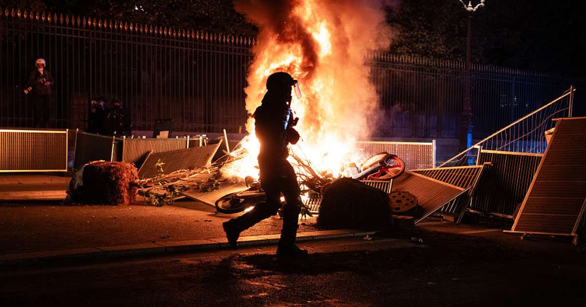 França enviará algumas forças militares para reforçar polícia em manifestações de sábado