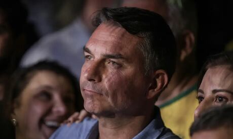 ‘Exílio’ para não ser ‘moeda de troca’, dizem aliados de Flávio Bolsonaro sobre ida aos EUA