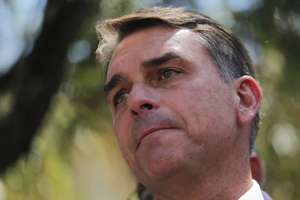 Propaganda de Flávio Bolsonaro vai ao ar sem som na TV nesta 2ª feira