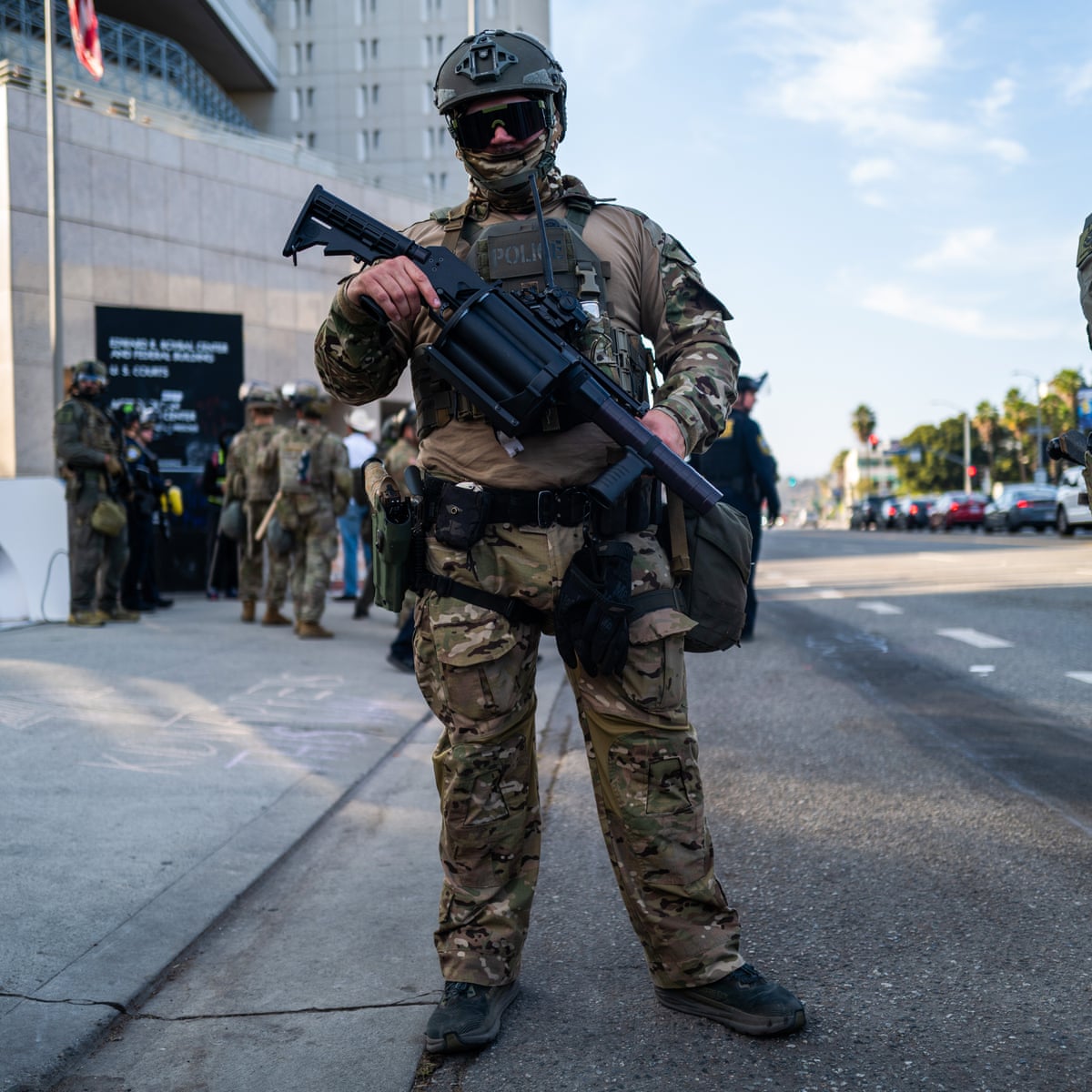 Ajuízo anônimo alega que Trump ordenou investigação do FBI contra manifestantes anti-ICE em Los Angeles
