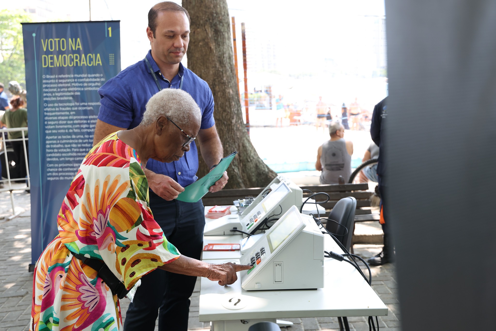Seu local de votação pode ter mudado, e o TRE-RJ não fará aviso individual aos eleitores; saiba como consultar o endereço