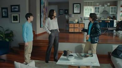 Bahar coloca Mert para fora de casa e desabafa com Asya sobre o divórcio: ‘Os dois lados perdem’