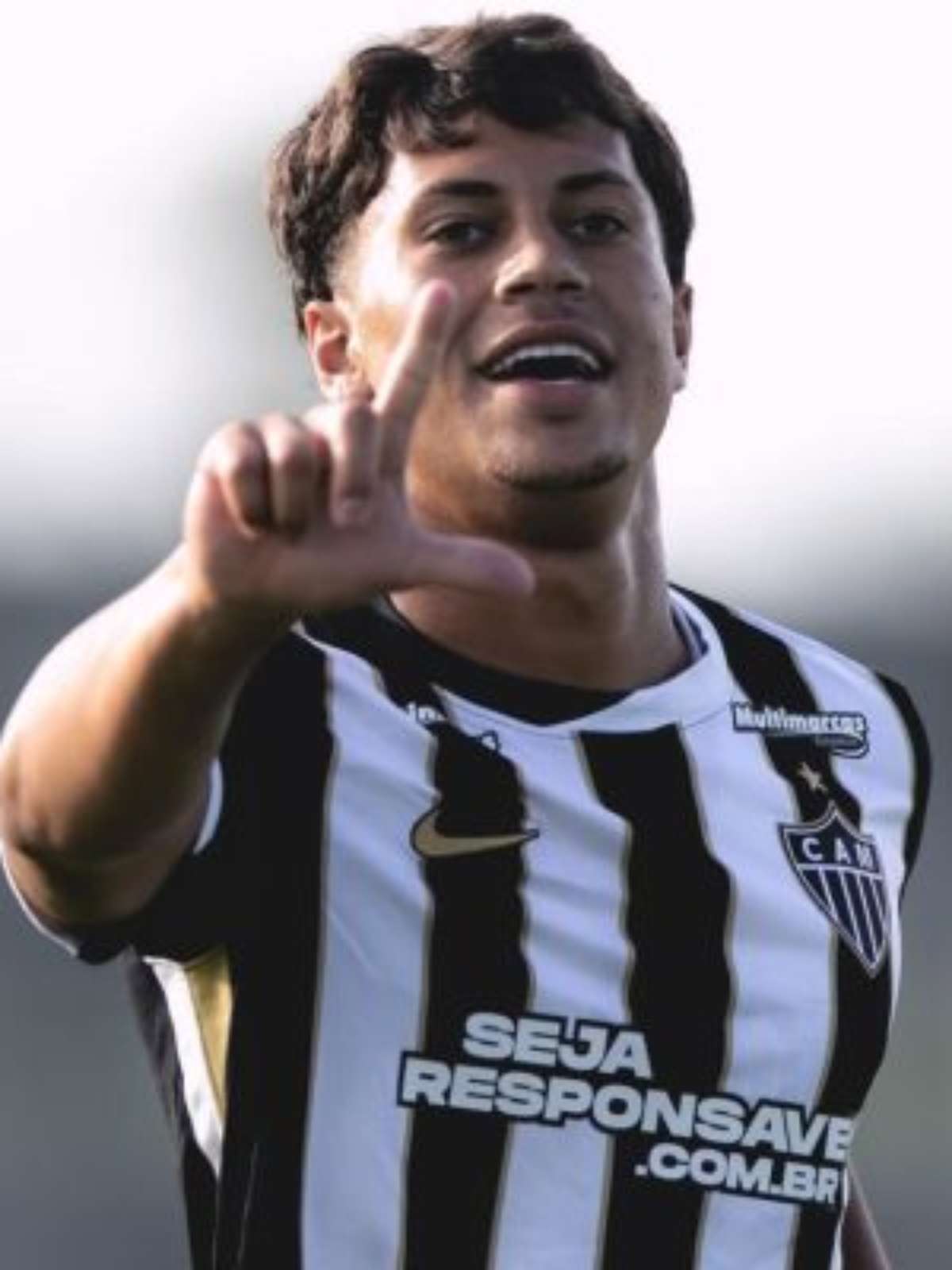 Filho de Hulk assina primeiro contrato profissional com Atlético