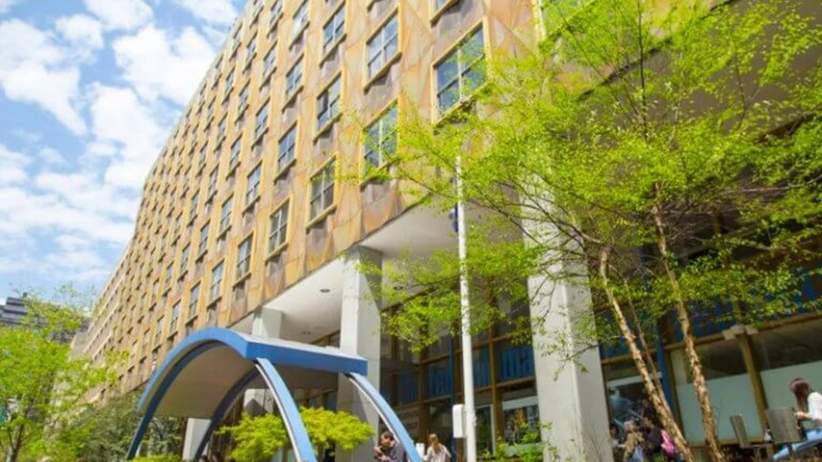Universitária morre nos EUA após ser drogada e estuprada em seu dormitório