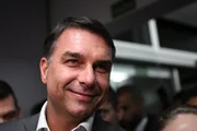 Flávio e Lula disputam 706 mil votos "sem dono" no DF e Entorno