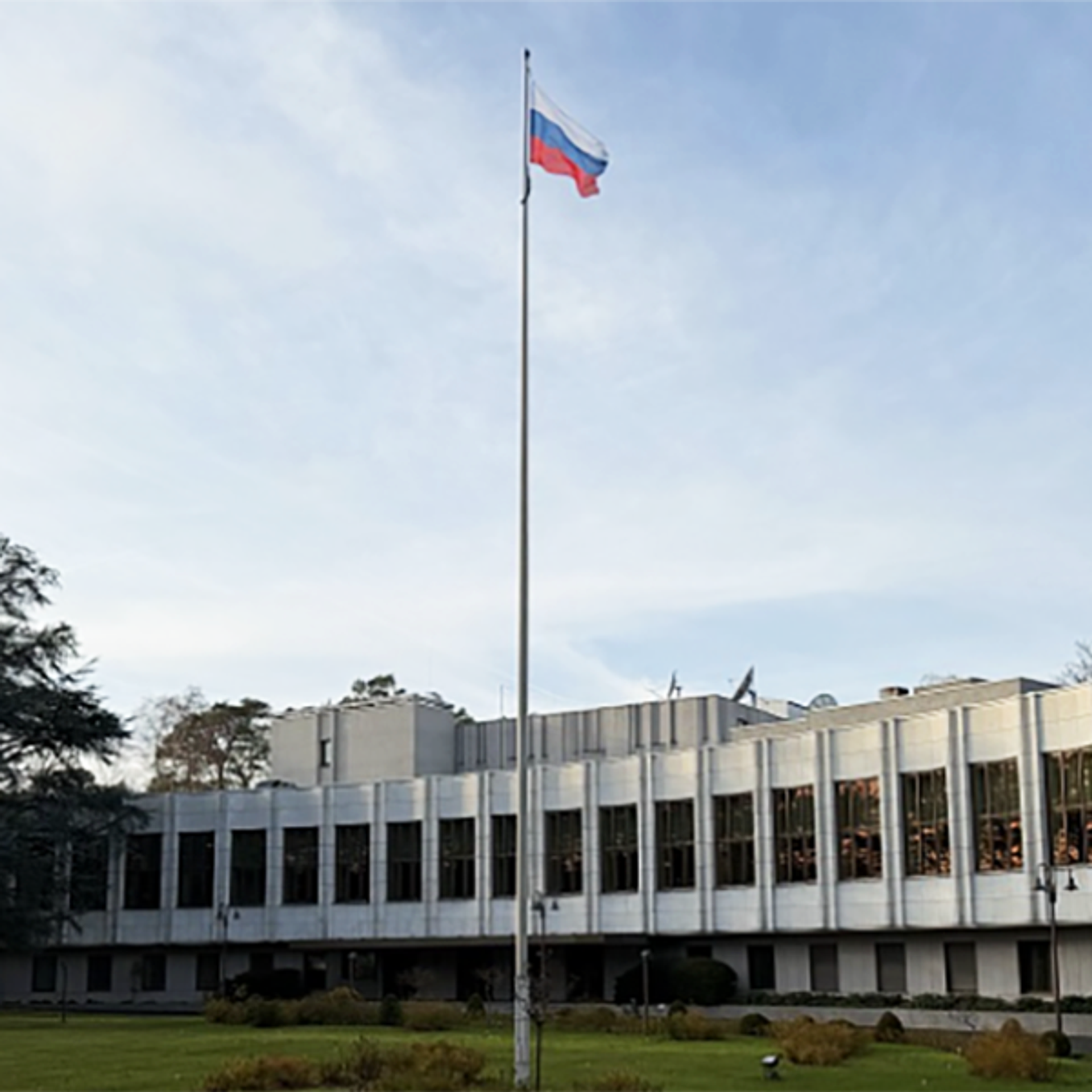 Nechayev: o fechamento do consulado geral em Bonn afetará negativamente os russos