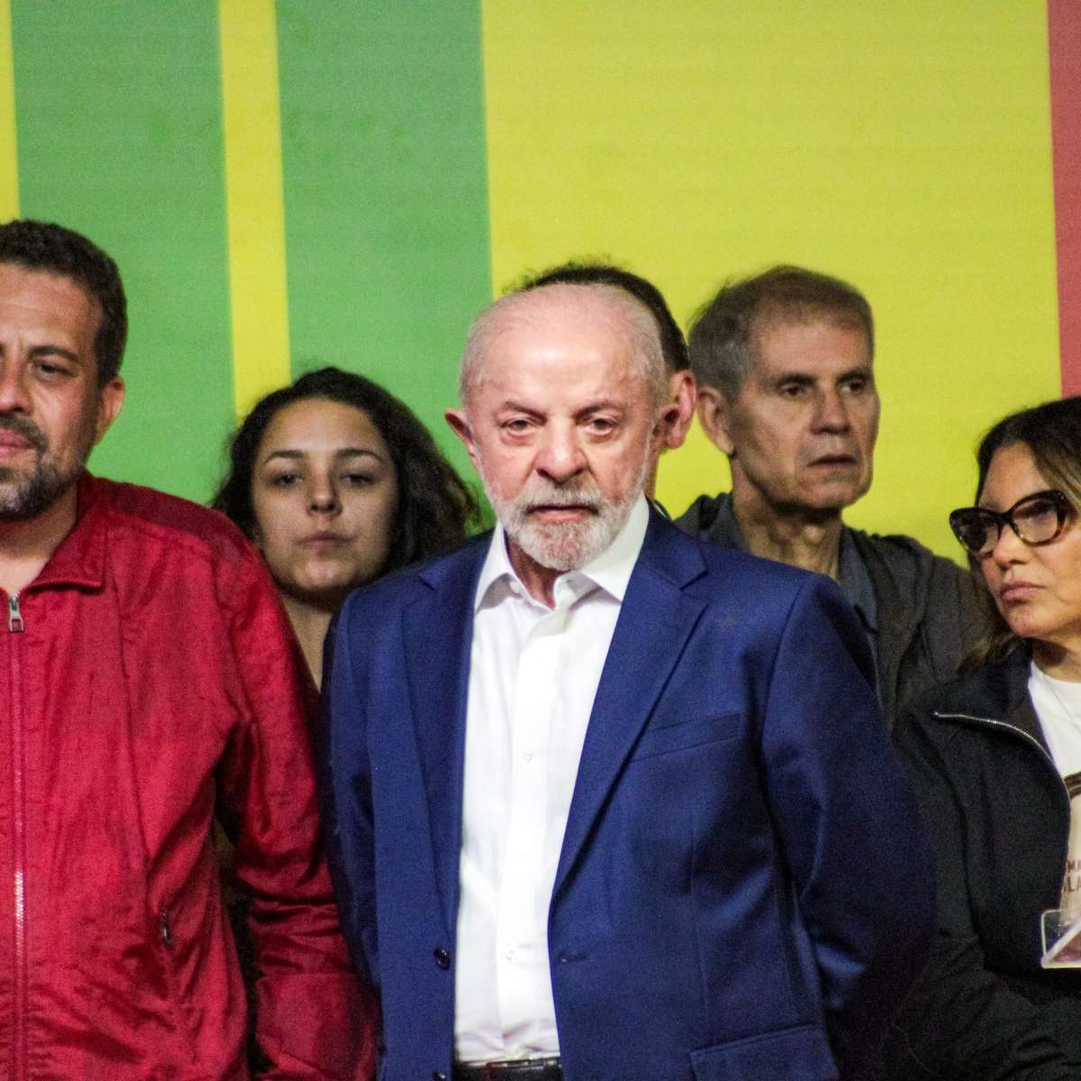 Lula exaltado, apreensão com liderança de Flávio e aposta em debates para virada: os bastidores da campanha petista