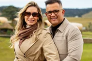 Bruno Avelar e Lívia fazem pose para as redes sociais