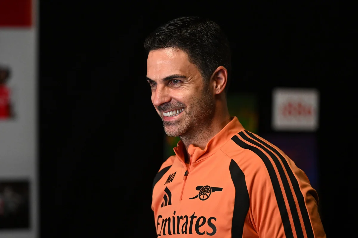 Foto colorida de Mikel Arteta, do Arsenal - Metrópoles