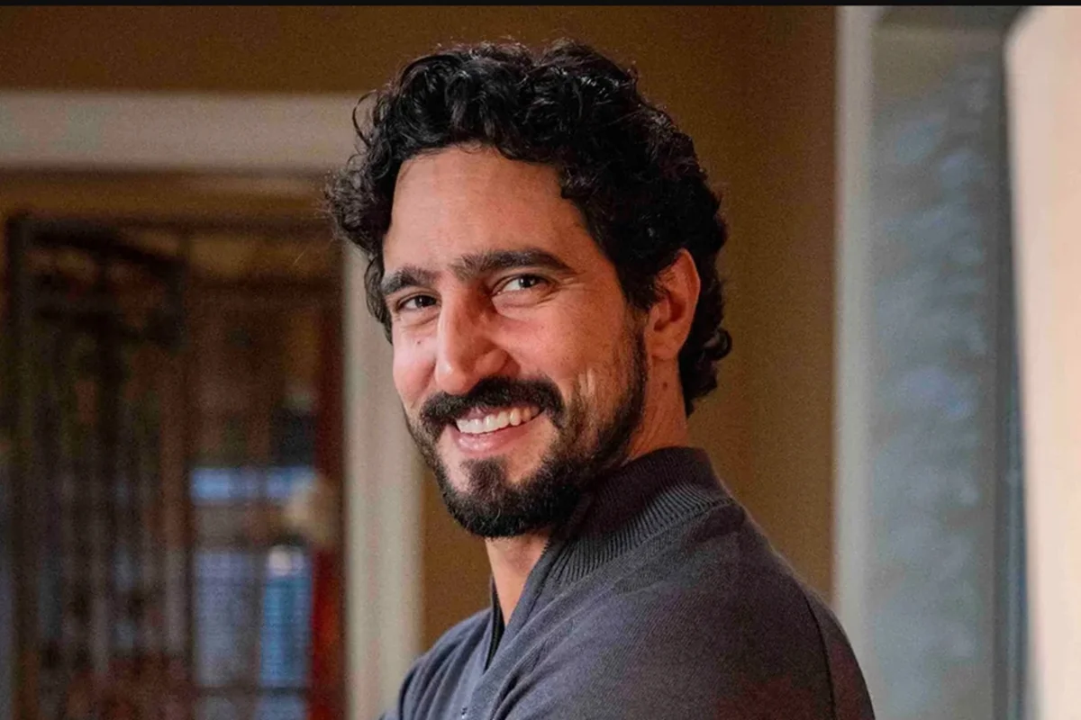 Renato Góes como Heitor em Quem Ama Cuida