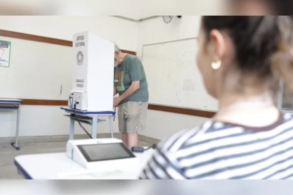 Flávio e Lula disputam 706 mil votos "sem dono" no DF e Entorno