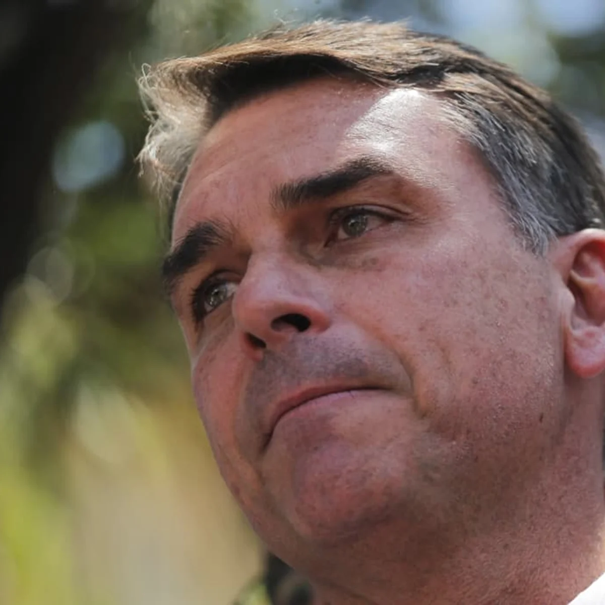 Propaganda de Flávio Bolsonaro vai ao ar sem som na TV nesta 2ª feira