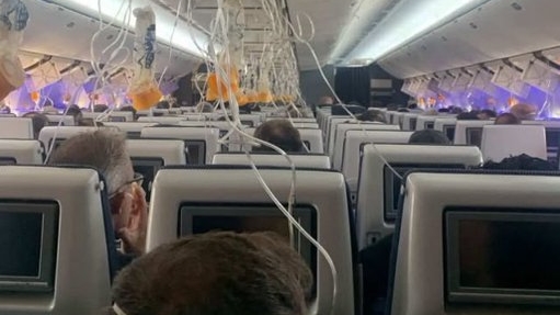 Voo da British Airways despenca 8,5 mil metros após falha de despressurização e declara emergência