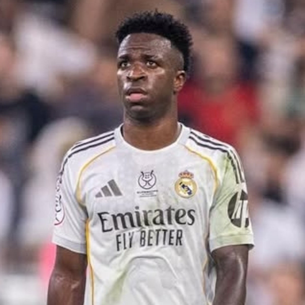 Falta de descanso em casa e rotina de Vini Jr. preocupam Real Madrid, diz jornal