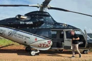 Motores do helicóptero que levava Rick são retirados; aeronave fica na mata - imagem 4