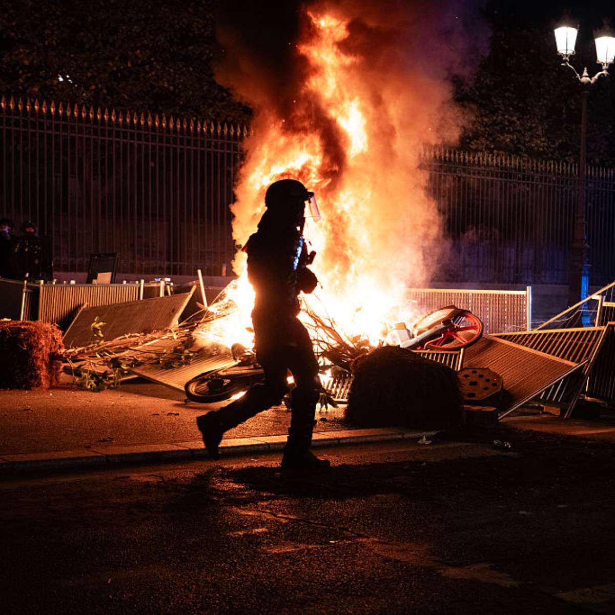 França enviará algumas forças militares para reforçar polícia em manifestações de sábado