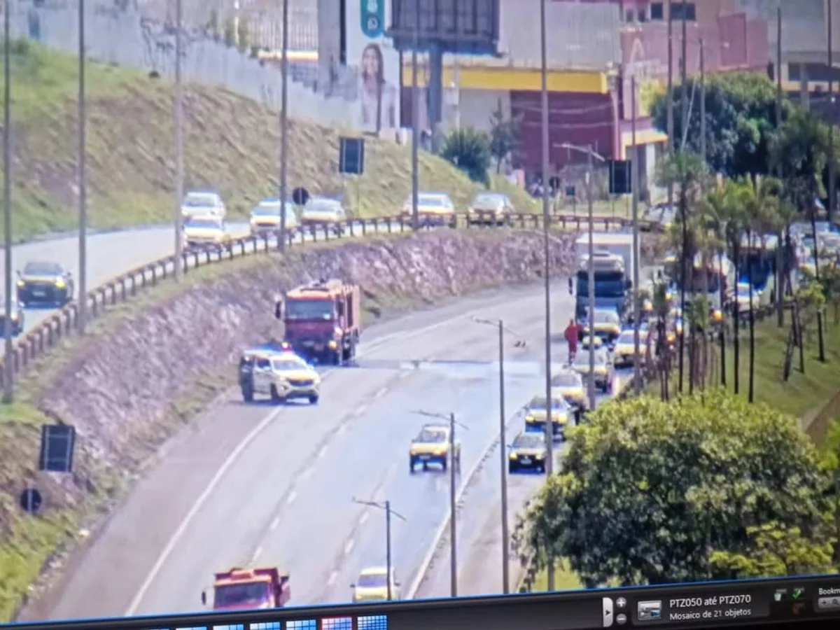 EPTG é parcialmente interditada após derramamento de óleo na pista