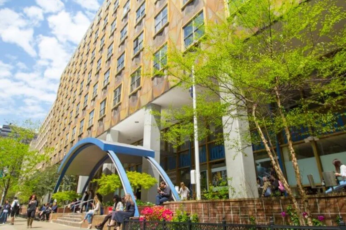 Universitária morre nos EUA após ser drogada e estuprada em seu dormitório