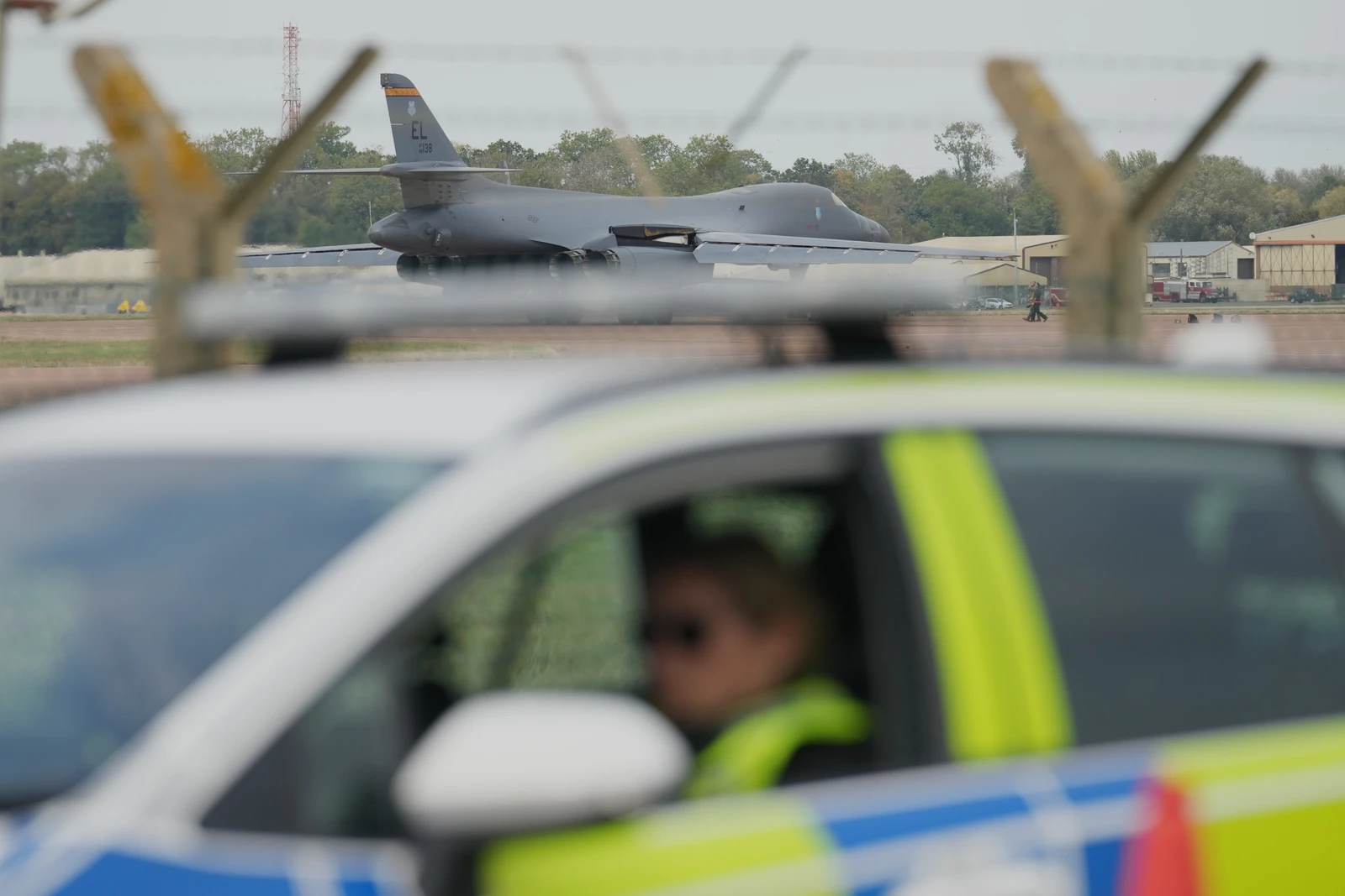 O copiloto que atacou o colega com uma faca no ar na FlyDubai era omã e foi doutrinado por um islamista radical, diz Netanyahu