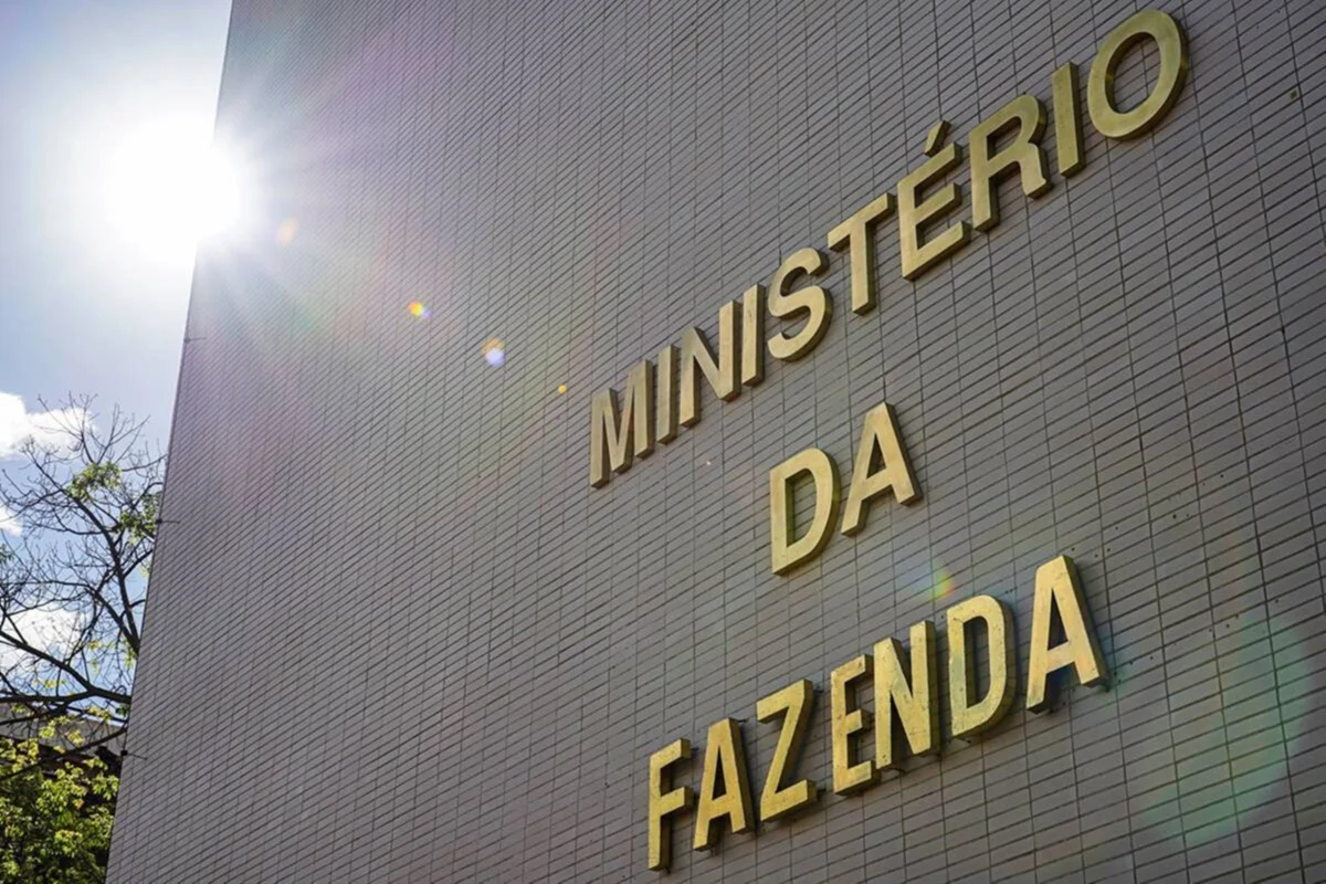 Governo vai remanejar R$ 20 bilhões em despesas para o Orçamento de 2027