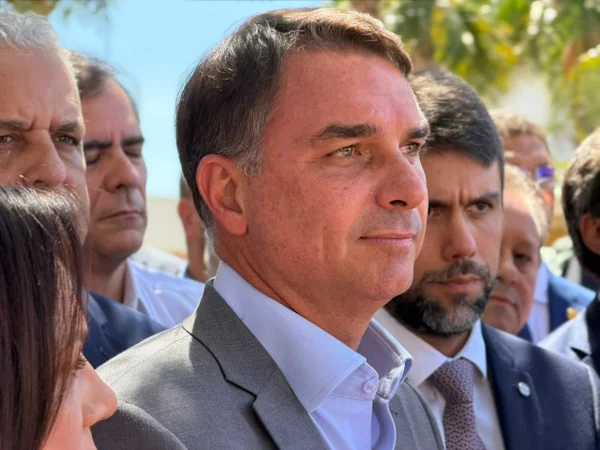 União e PP oficializam apoio a Flávio, que agradece: "Me sinto em casa"