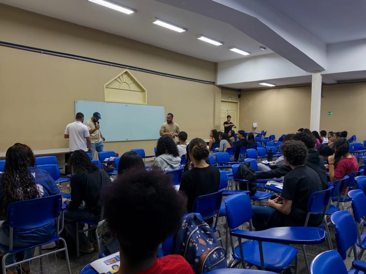 Escola pública do DF promove último aulão de preparação para o Enem