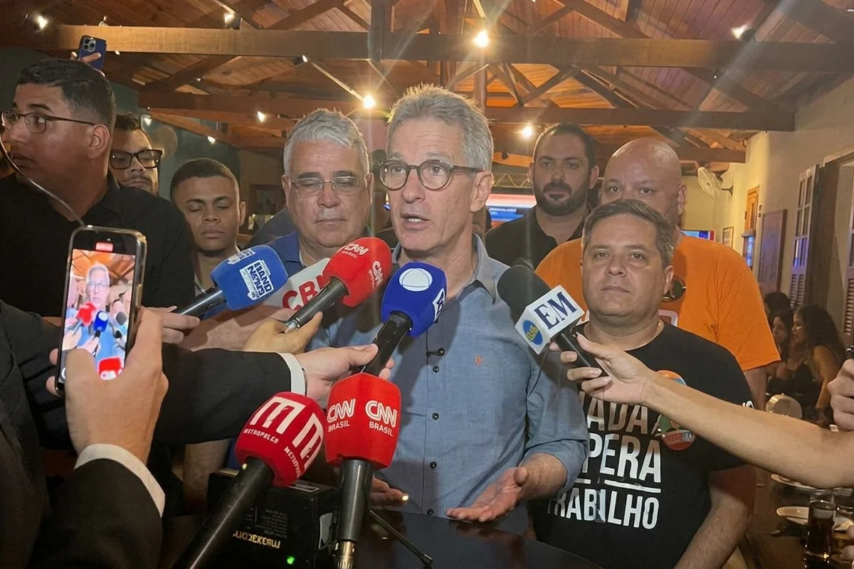 Zema declara apoio a Flávio no 2º turno: “Não vou ficar em cima do muro”