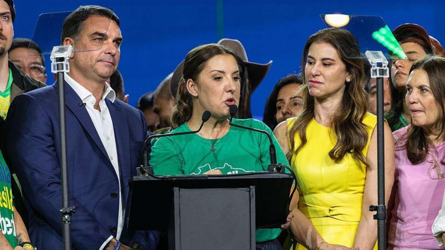 A economista Daniella Marques (centro), ex-presidente da Caixa Econômica Federal, tem sido uma das porta-vozes de Flávio na área da economia