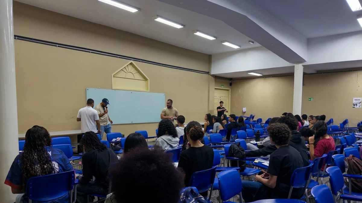 Escola pública do DF promove último aulão de preparação para o Enem