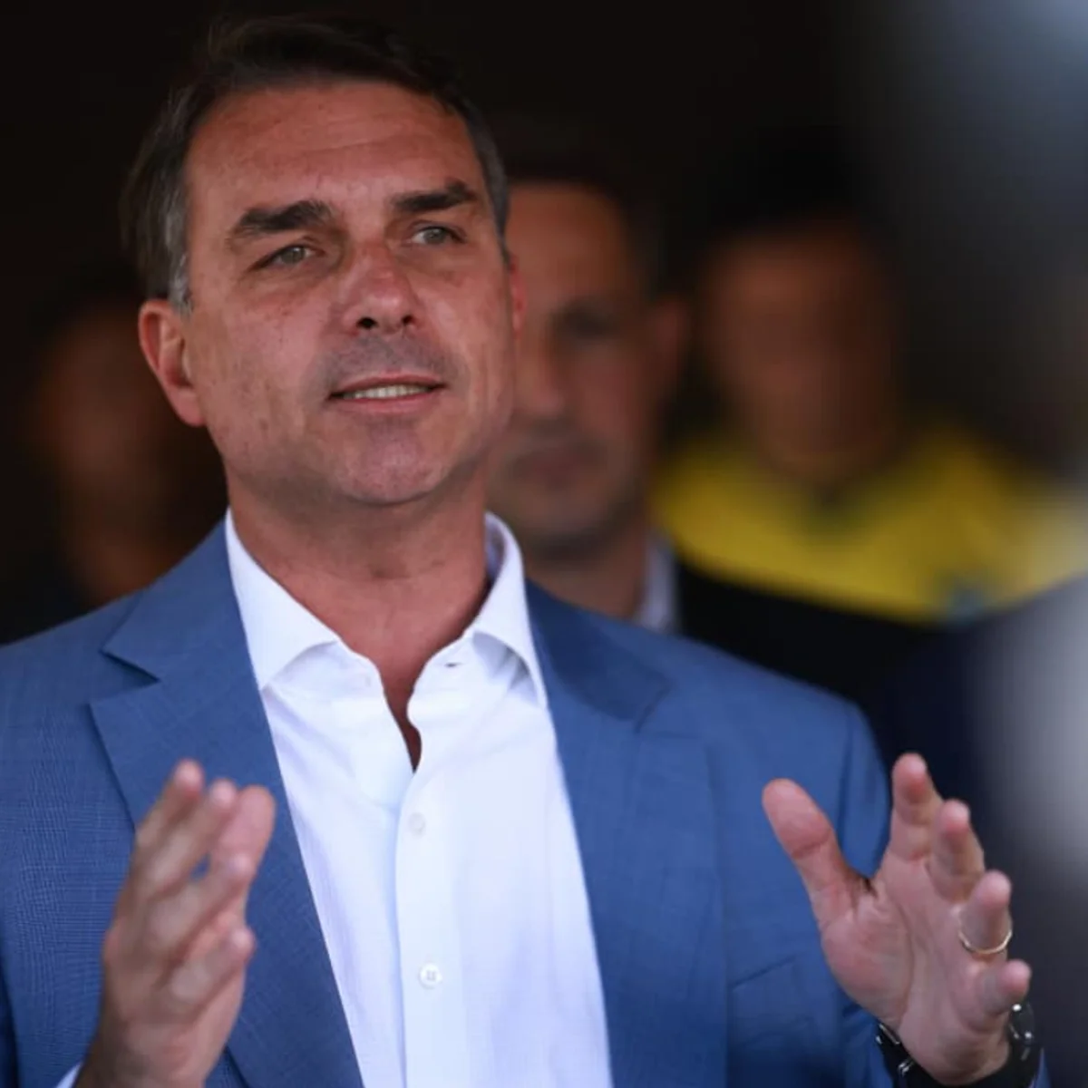 Flávio diz que vai a debates no 2° turno: "São importantes"